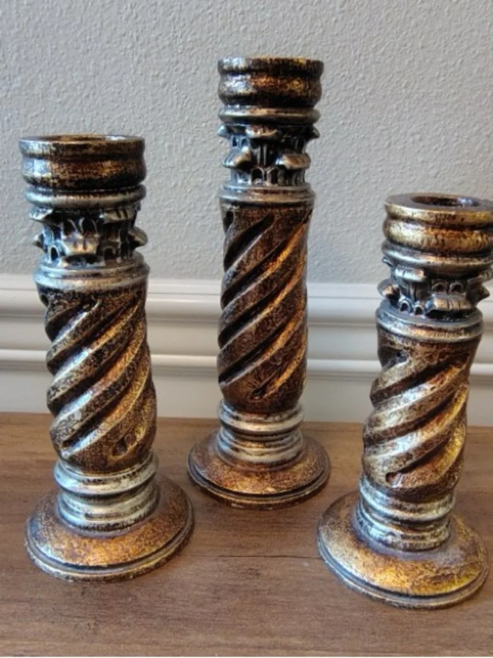 Vtg Neoclassical Gold Twisted Pillar Candlestick Holders Set 3 Hollywood Regency